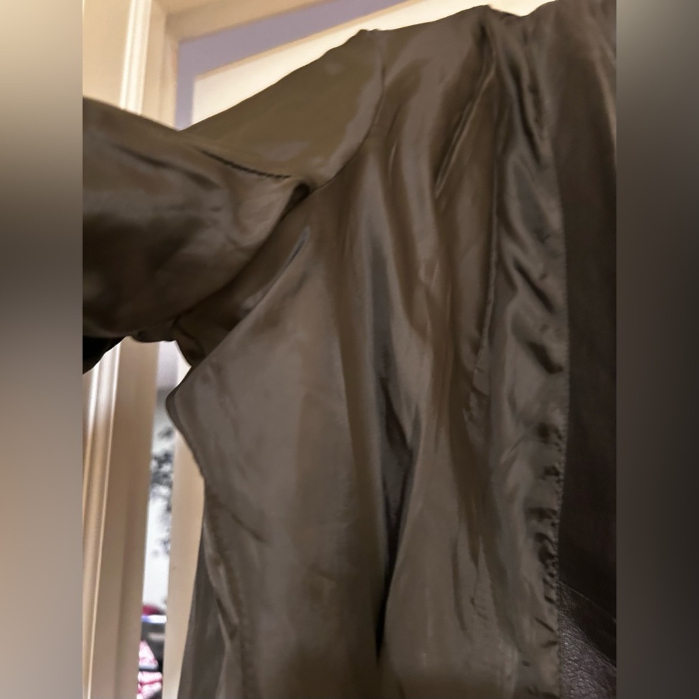 Dialogue Leather Jacket - Picture 5 of 9